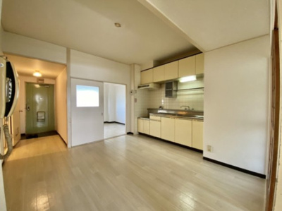 【居間・リビング】 | エクセルハイツ下北 | 室内は白基調できれいです