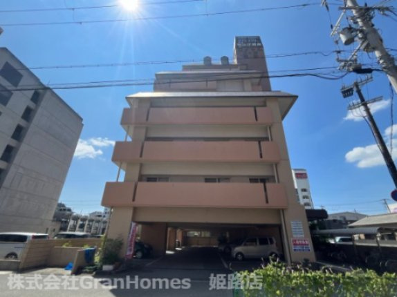 ロイヤルコーポ姫路の外観