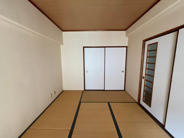 ロイヤルコーポ姫路の寝室