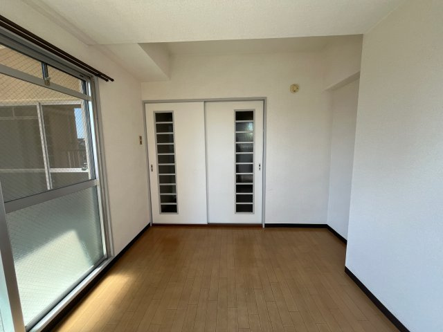 ロイヤルコーポ姫路の居間・リビング