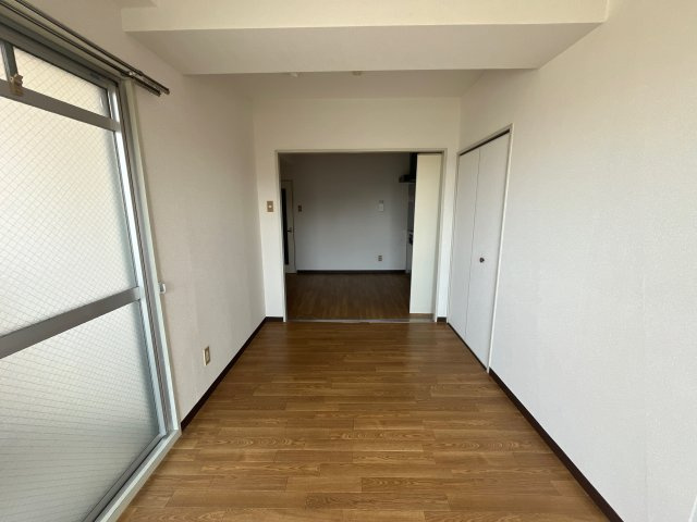 ロイヤルコーポ姫路栗山町の居間・リビング