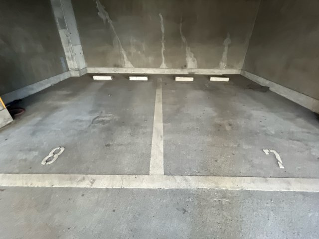 ロイヤルコーポ姫路栗山町の駐車場