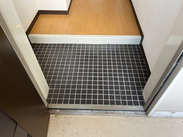 ロイヤルコーポ姫路北条の玄関