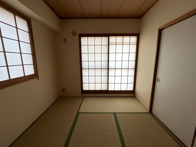 ロイヤルコーポ姫路北条の寝室