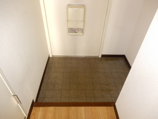 ロイヤルコーポ宝殿の玄関