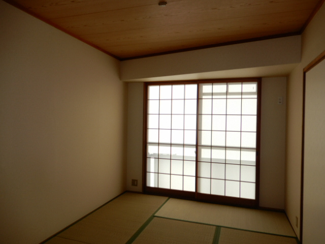 ロイヤルコーポ宝殿の寝室