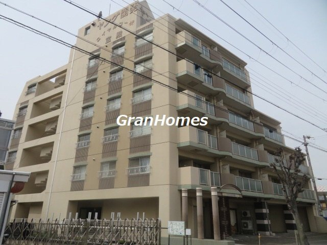 ロイヤルコーポ宝殿の外観