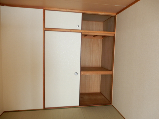 ロイヤルコーポ宝殿の収納