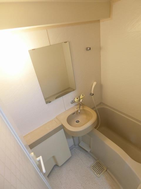 トーカンキャステール鹿児島駅前　10階の浴室|別号室のものです。現状優先になります。