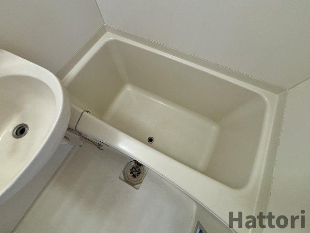 ダンマミダーの浴室