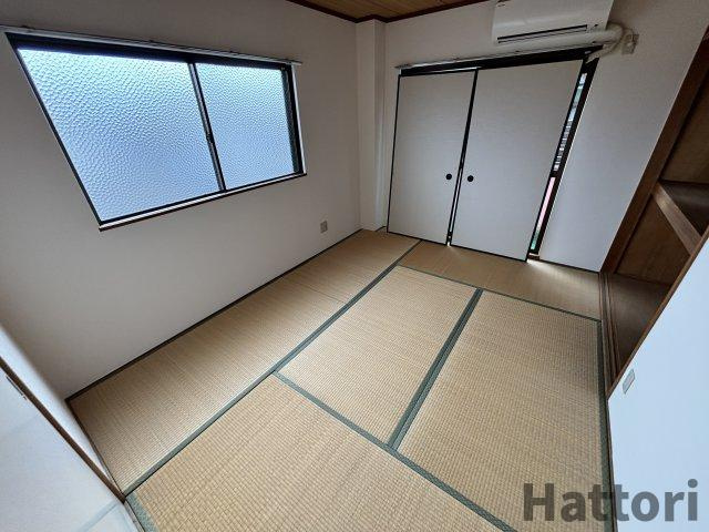 ダンマミダーの和室