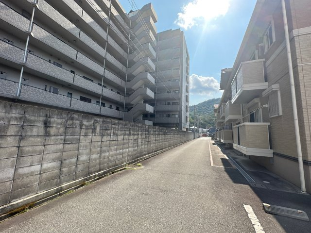 グランモア航　Ａ棟の駐車場