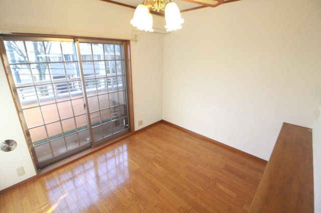 ベルアートの居間・リビング