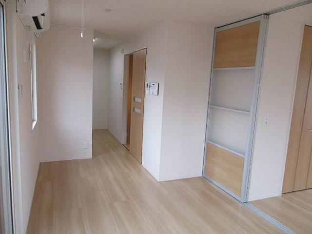 プレジールの居間・リビング