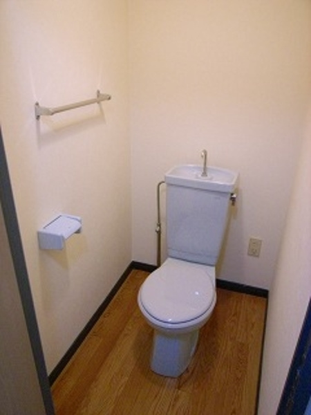 ダイナコート小倉城野　7階のトイレ|別号室のものになります。現状優先。