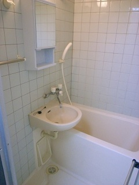 ダイナコート小倉城野　7階の浴室|別号室のものになります。現状優先。