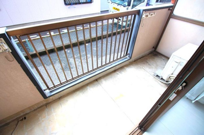 【バルコニー】 | レジデンスT | バルコニー付きです