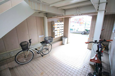 【エントランス】 | レジデンスT | 落ち着いたエントランスです