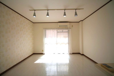 【洋室】 | レジデンスT | きれいな洋室です