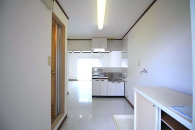 【キッチン】 | レジデンスT | コンパクトなキッチンで掃除もラクラク