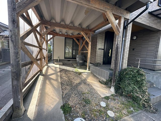 車椅子対応設計★6306吉成中古住宅の駐車場
