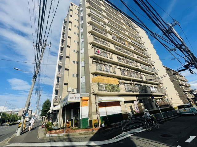 四条グランドハイツA棟の外観