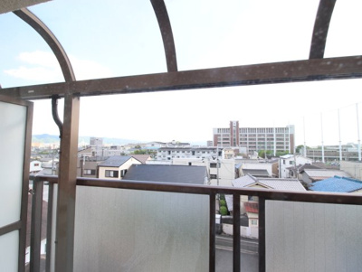 【展望】 | カルム枚方 | 物件からの眺望になります。
南側ですので
採光・通風良好です。