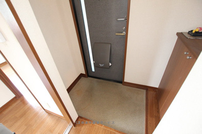 【玄関】 | イリス三芳A棟 | 毎日通る玄関はこちらです
イリス三芳A棟　201号室　2020年6月8日撮影