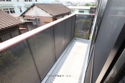 【バルコニー】 | イリス三芳A棟 | 落ち着いた時間を過ごせるバルコニーです
イリス三芳A棟　201号室　2020年6月8日撮影