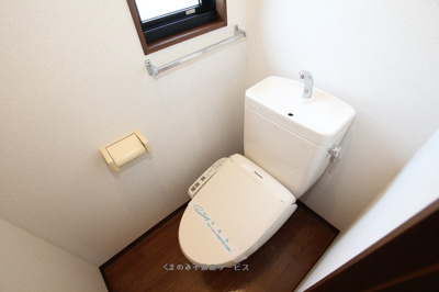 【トイレ】 | イリス三芳A棟 | コンパクトで使いやすいトイレです
イリス三芳A棟　201号室　2020年6月8日撮影