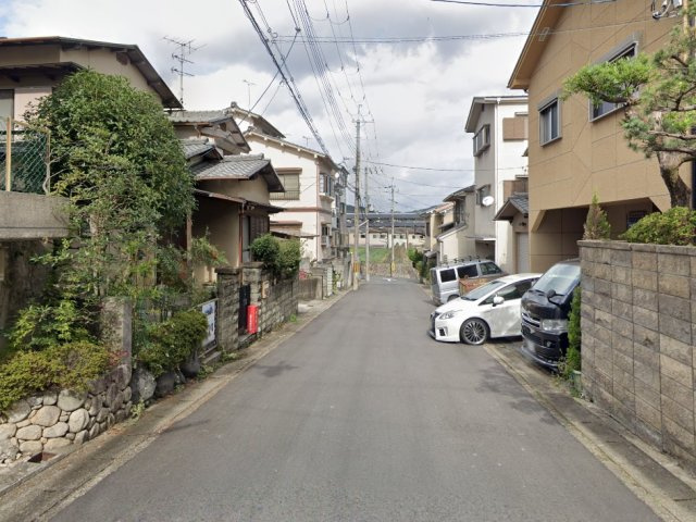 【前面道路含む現地写真】 | 山科区西野山中鳥井町　中古戸建（リースバックオーナーチェンジ）