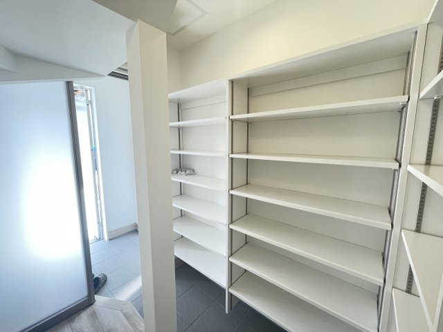 【収納】 | 【新築分譲住宅】 山形市吉原南　☆全1棟☆ | シューズインクロークの内部の写真です(^^♪