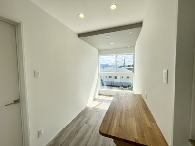 【ランドリースペース】 | 【新築分譲住宅】 山形市吉原南　☆全1棟☆ | 2階のホールはサンルームとなっており、物干しに便利な空間となっております(^^♪