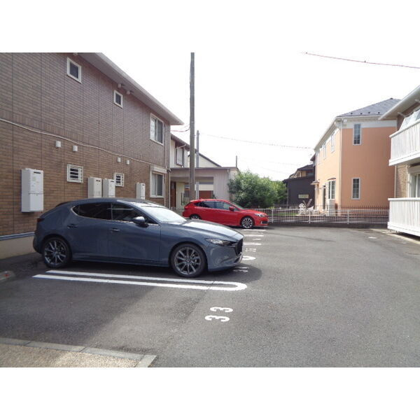 ソラーレつくばAの駐車場