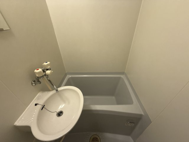 細江マンションの浴室