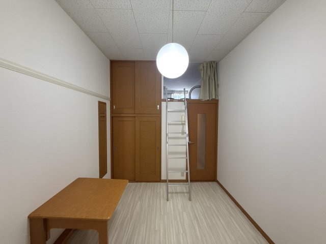 細江マンションの居間・リビング