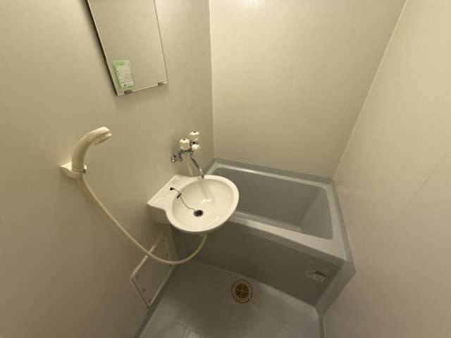 細江マンションの浴室