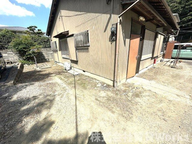 南佐古三番町長屋の駐車場|車をお持ちの方に嬉しい駐車場付きの物件です