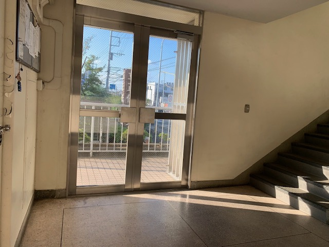 さいたま市南区太田窪２丁目の賃貸マンションのロビー