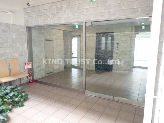 studio-Iのエントランス|清潔なエントランスです