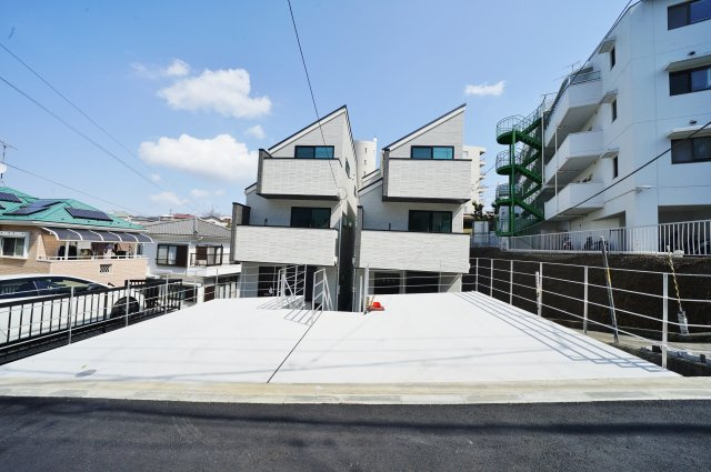 【横浜市保土ケ谷区仏向町1312-2全２棟新築戸建て１号棟】★仲介手数料無料★（仏向小学校・橘中学校）の外観