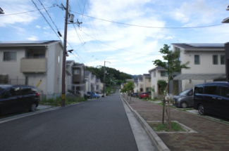 【前面道路含む現地写真】