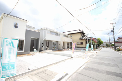 【前面道路含む現地写真】 | 三郷市鷹野1丁目　全3棟　2号棟 | 前面道路含む現地写真です