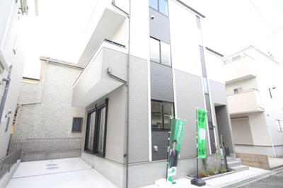 【外観】 | 三郷市谷口3990 | 4LDK3階建てです