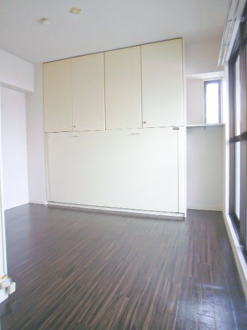 新生マンション天神　7階の居間・リビング|別号室のものになります。現状優先。