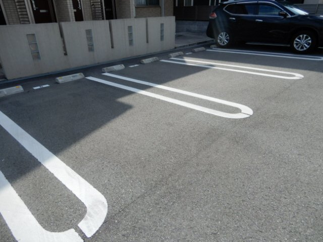 リュミエールｍ＆ｙ　Ｂ棟の駐車場