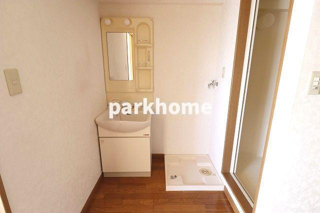 レジデンス山手の洗面所|広い洗面スペース