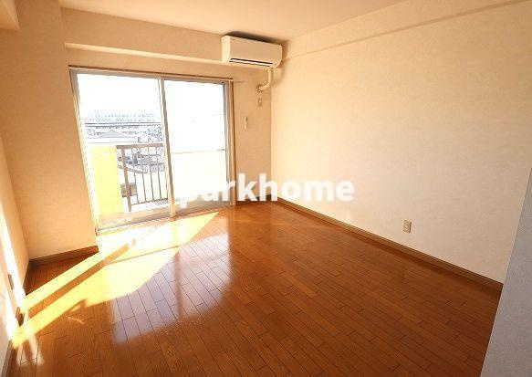 レジデンス山手の洋室|ゆったりした洋室です