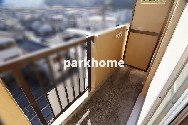 レジデンス山手のバルコニー|バルコニーからの眺めを楽しみながら食事をしませんか