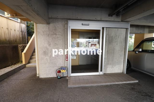 レジデンス山手のエントランス|ゆとりのあるエントランスです